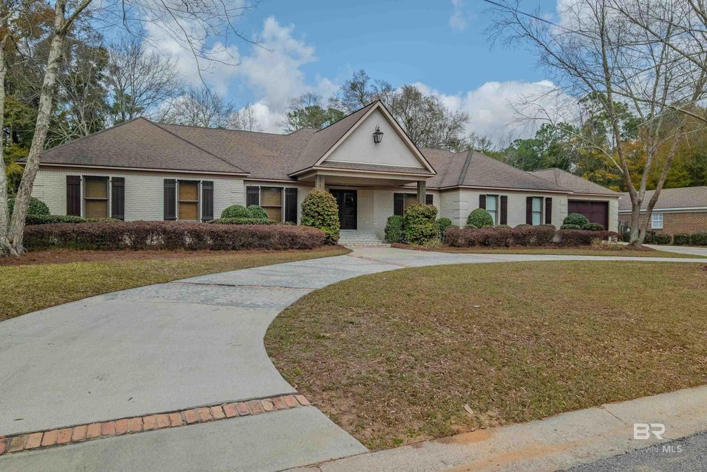 695 Greenwood Avenue, Fairhope, AL 36532