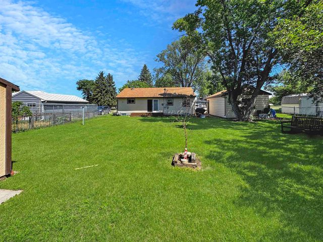 1838 5th St. SW, Minot, ND 58701