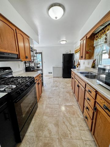 1838 5th St. SW, Minot, ND 58701