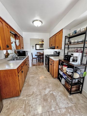 1838 5th St. SW, Minot, ND 58701