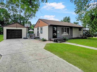 1838 5th St. SW, Minot, ND 58701