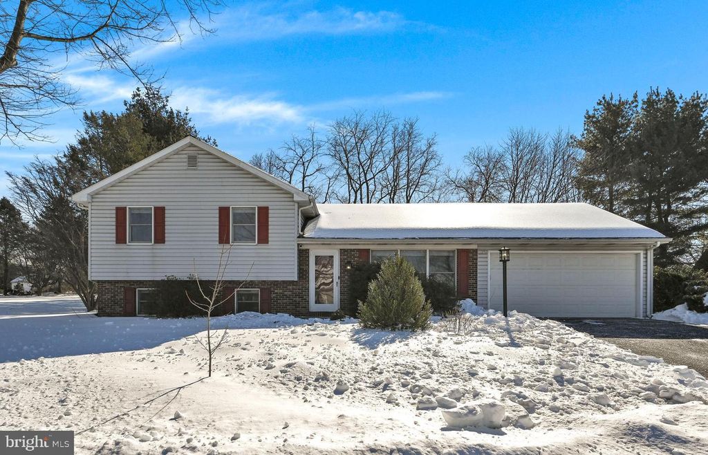 6441 CHERRY ST, East Petersburg, PA 17520