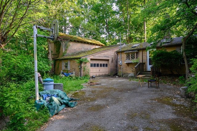 60 Thaxter Street, Hingham, MA 02043