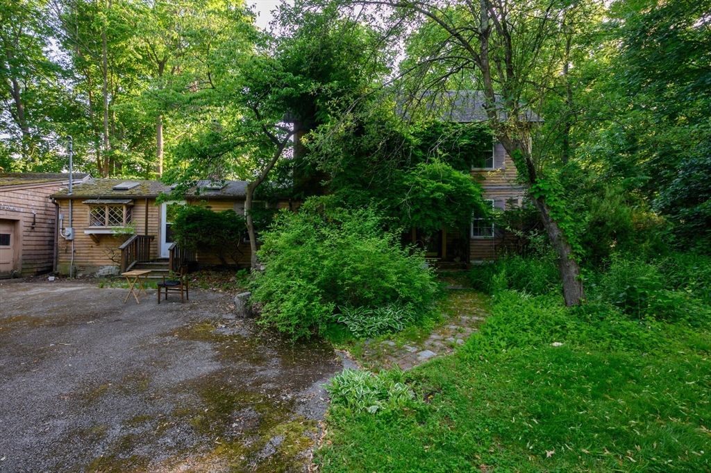 60 Thaxter Street, Hingham, MA 02043