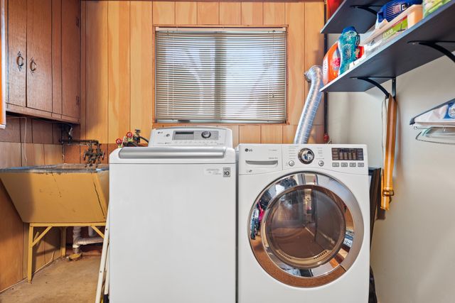 2400 W 59th Place, Merrillville, IN 46410