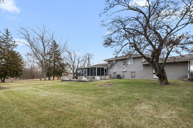 2400 W 59th Place, Merrillville, IN 46410