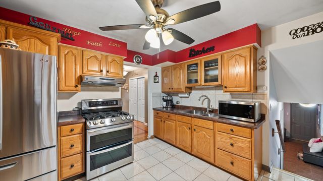 2400 W 59th Place, Merrillville, IN 46410