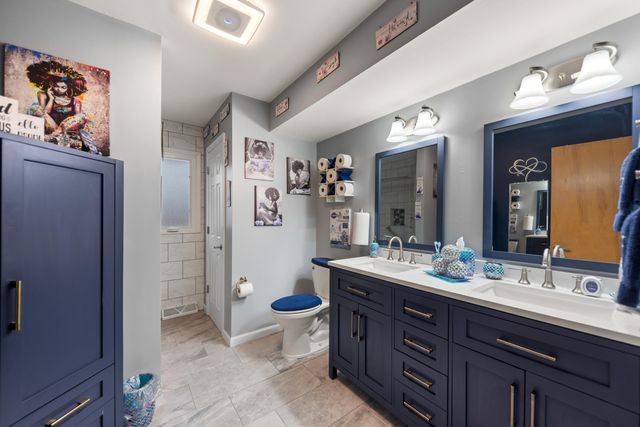 2400 W 59th Place, Merrillville, IN 46410