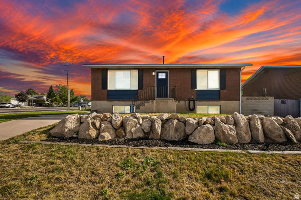 7213 W WESTPARK AVE, Magna, UT 84044 — exterior