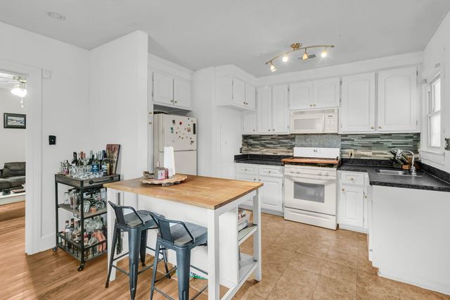 1223 Yeamans Hall Road, Hanahan, SC 29410