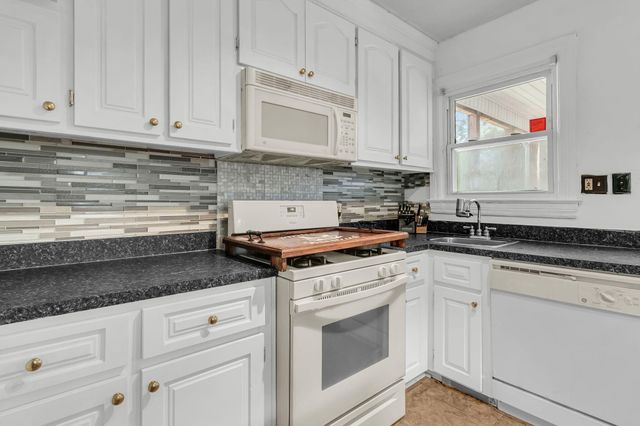 1223 Yeamans Hall Road, Hanahan, SC 29410