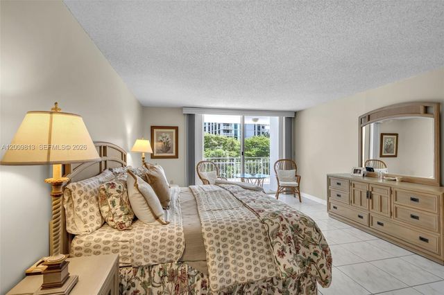 600 Grapetree Dr 4DS, Key Biscayne, FL 33149