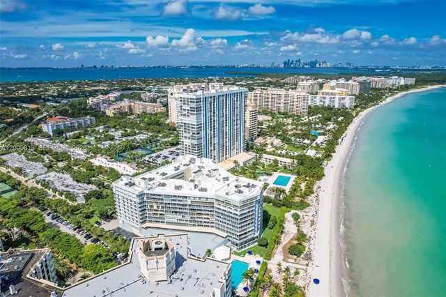 600 Grapetree Dr 4DS, Key Biscayne, FL 33149