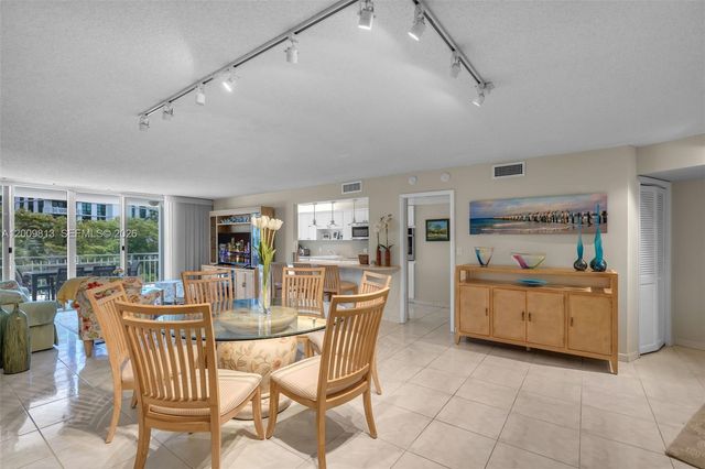 600 Grapetree Dr 4DS, Key Biscayne, FL 33149
