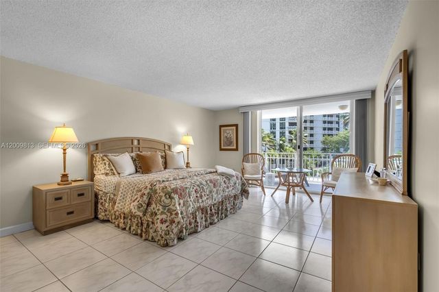600 Grapetree Dr 4DS, Key Biscayne, FL 33149