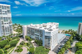 600 Grapetree Dr 4DS, Key Biscayne, FL 33149