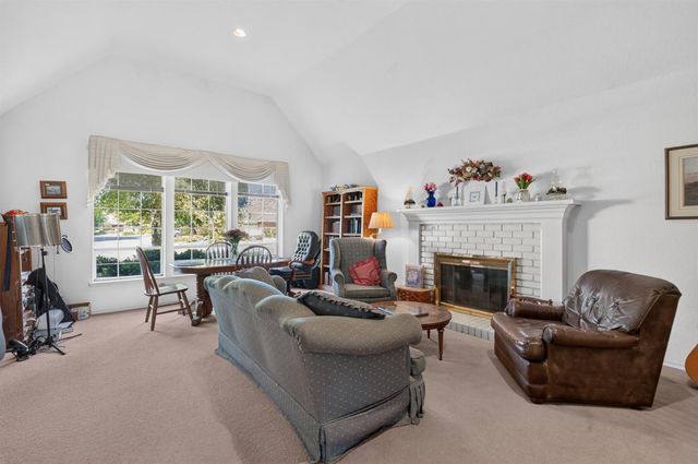 7787 Dutra Bend Dr, Sacramento, CA 95831