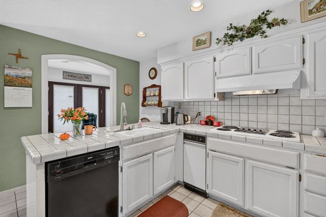 7787 Dutra Bend Dr, Sacramento, CA 95831