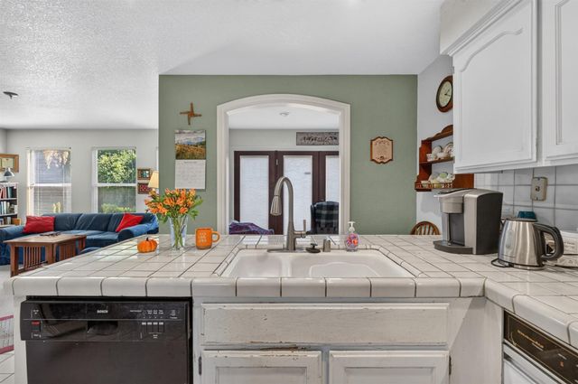 7787 Dutra Bend Dr, Sacramento, CA 95831