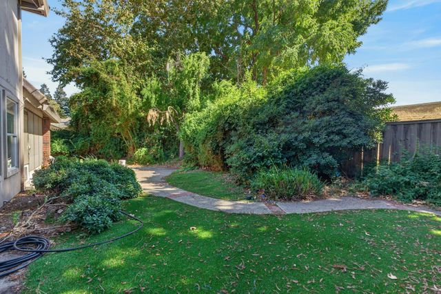 7787 Dutra Bend Dr, Sacramento, CA 95831