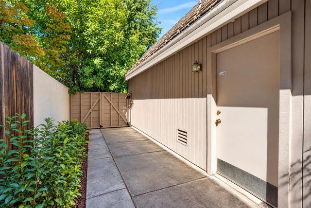 7787 Dutra Bend Dr, Sacramento, CA 95831