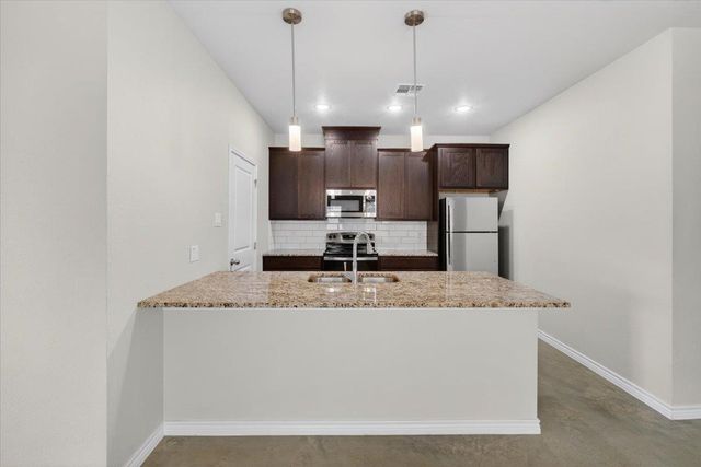 412 W Avenue C, Copperas Cove, TX 76522
