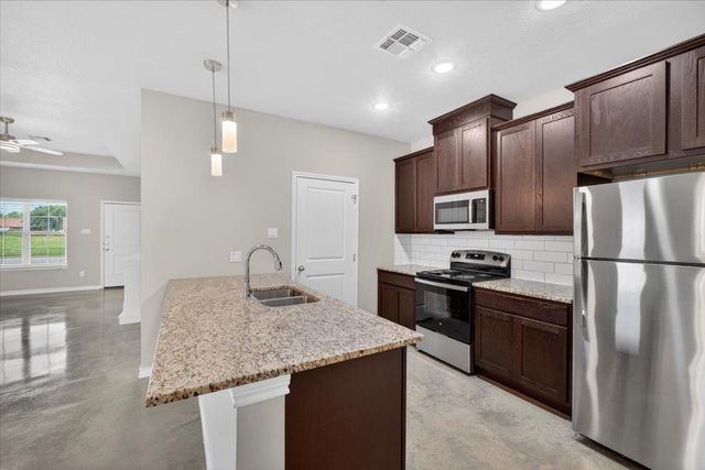 412 W Avenue C, Copperas Cove, TX 76522