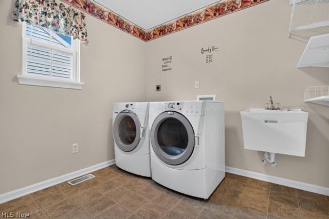 4843 Meadow Lark Drive, Lorain, OH 44053