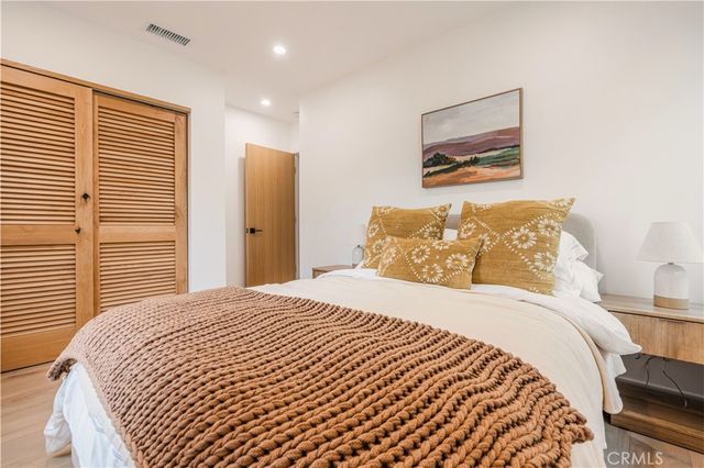 8417 Holy Cross Place, Los Angeles, CA 90045