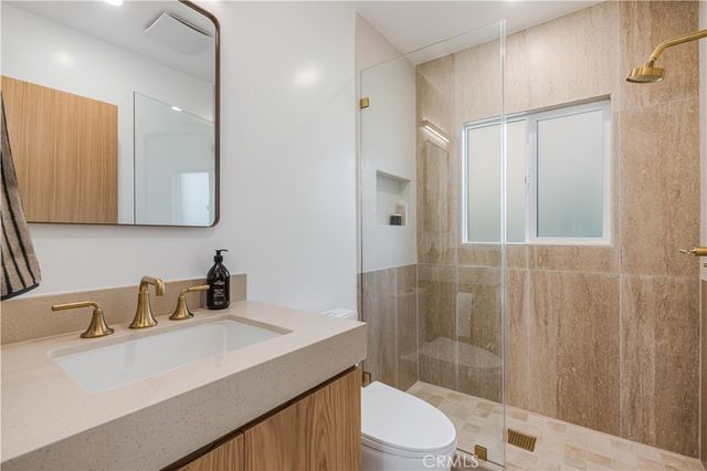 8417 Holy Cross Place, Los Angeles, CA 90045