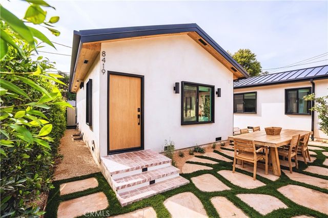8417 Holy Cross Place, Los Angeles, CA 90045