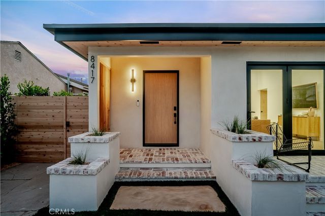 8417 Holy Cross Place, Los Angeles, CA 90045
