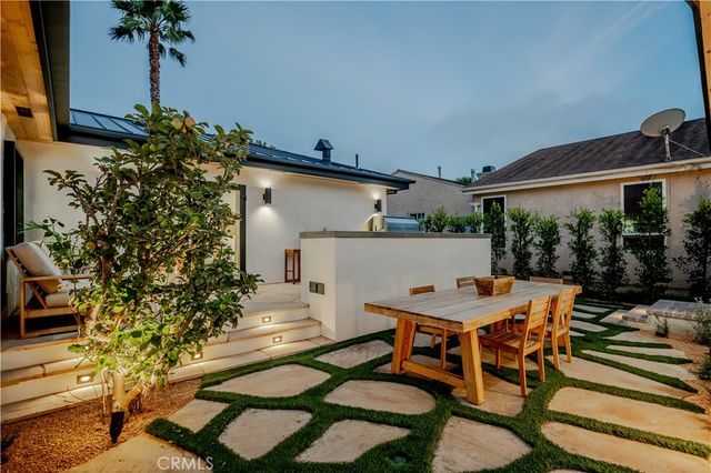 8417 Holy Cross Place, Los Angeles, CA 90045