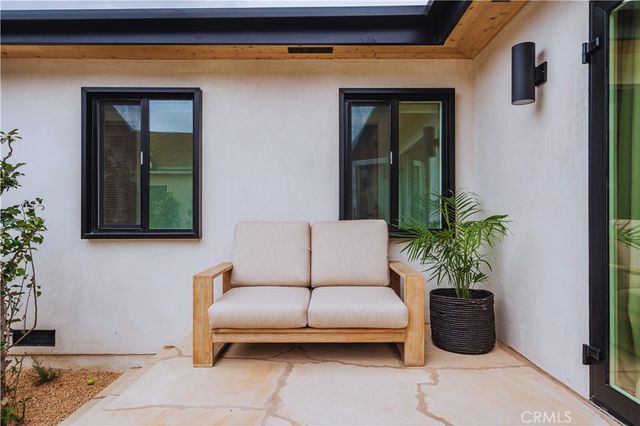8417 Holy Cross Place, Los Angeles, CA 90045