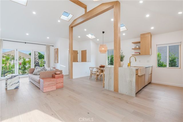 8417 Holy Cross Place, Los Angeles, CA 90045