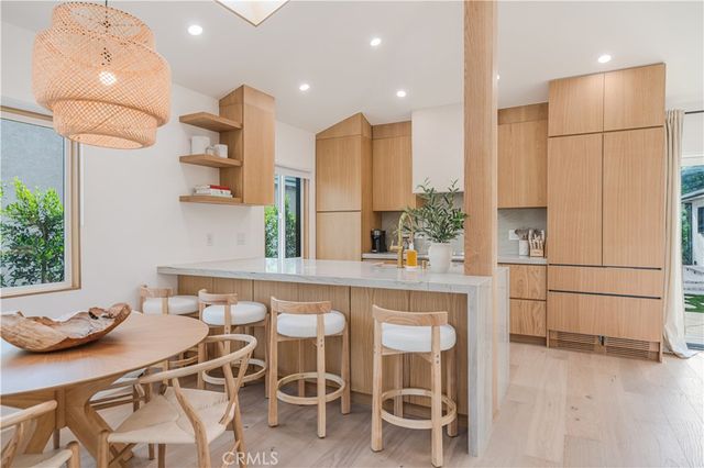 8417 Holy Cross Place, Los Angeles, CA 90045