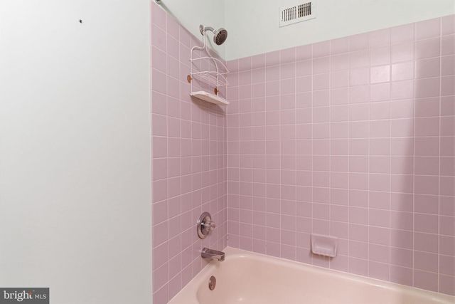 100 BISHOPS GATE LN, Doylestown, PA 18901