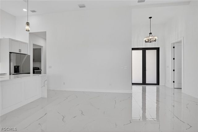 2515 NE 5th PL, Cape Coral, FL 33909