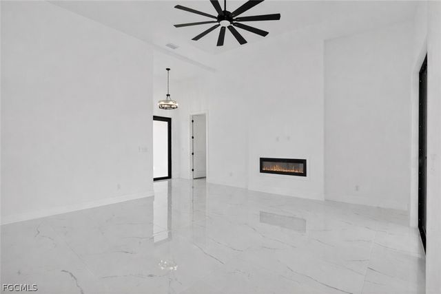 2515 NE 5th PL, Cape Coral, FL 33909