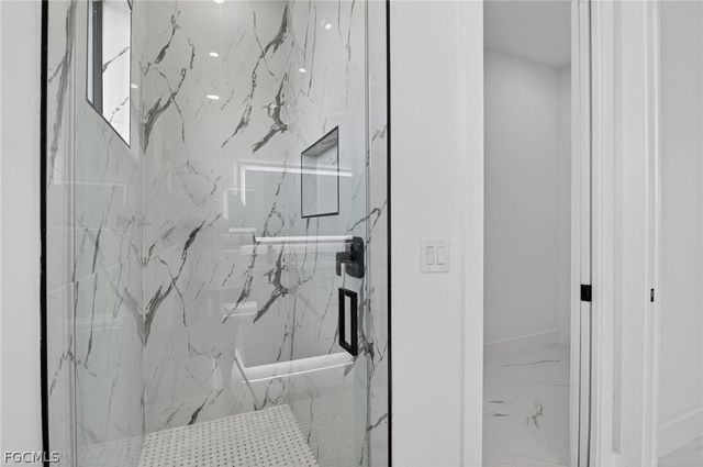 2515 NE 5th PL, Cape Coral, FL 33909