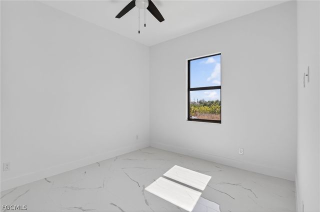 2515 NE 5th PL, Cape Coral, FL 33909