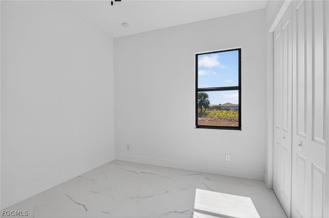 2515 NE 5th PL, Cape Coral, FL 33909