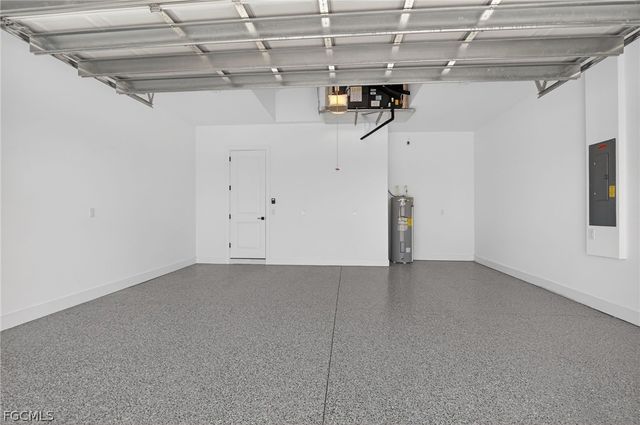 2515 NE 5th PL, Cape Coral, FL 33909