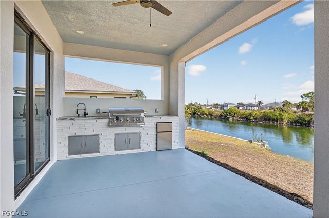 2515 NE 5th PL, Cape Coral, FL 33909