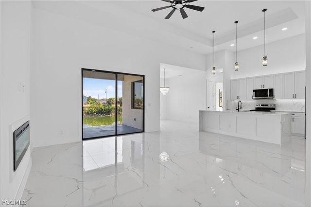 2515 NE 5th PL, Cape Coral, FL 33909