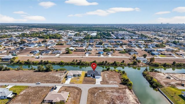 2515 NE 5th PL, Cape Coral, FL 33909