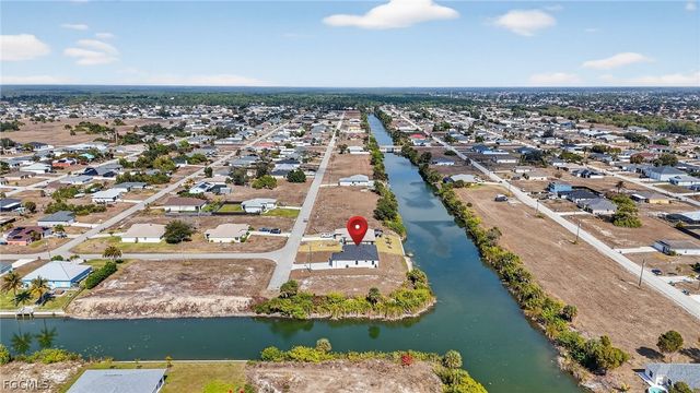 2515 NE 5th PL, Cape Coral, FL 33909