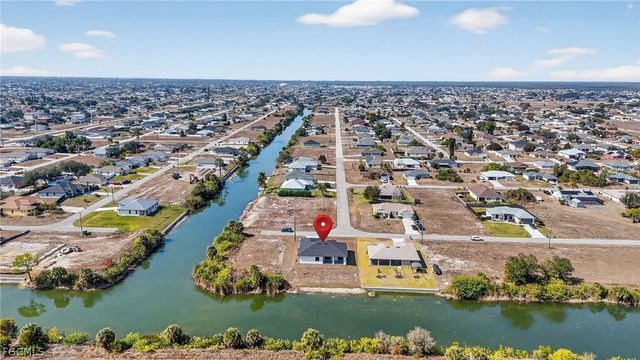 2515 NE 5th PL, Cape Coral, FL 33909