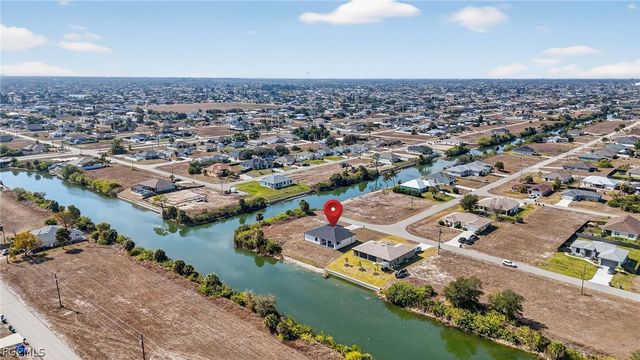 2515 NE 5th PL, Cape Coral, FL 33909