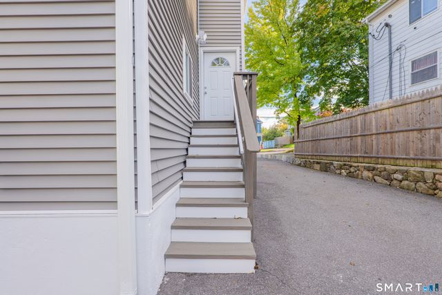 9-UNIT2 Hoyt Street, Danbury, CT 06810